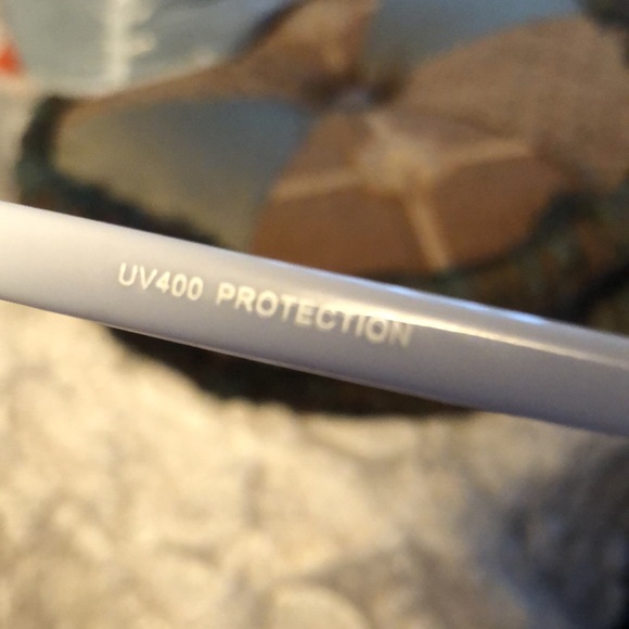 White Rhinestones UV400 Protection Women’s Sunglasses 🕶️ - Picture 13 of 17